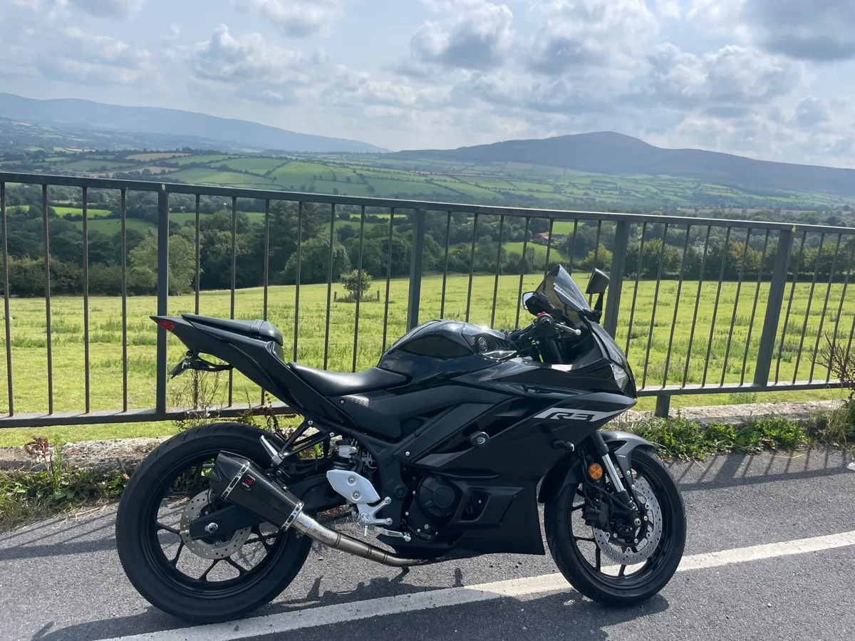 YAMAHA R3 2024 - Image 3