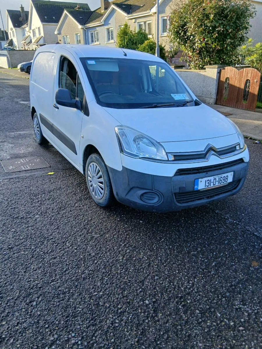131 berlingo  3 seater  new cvrt  10/26 - Image 1