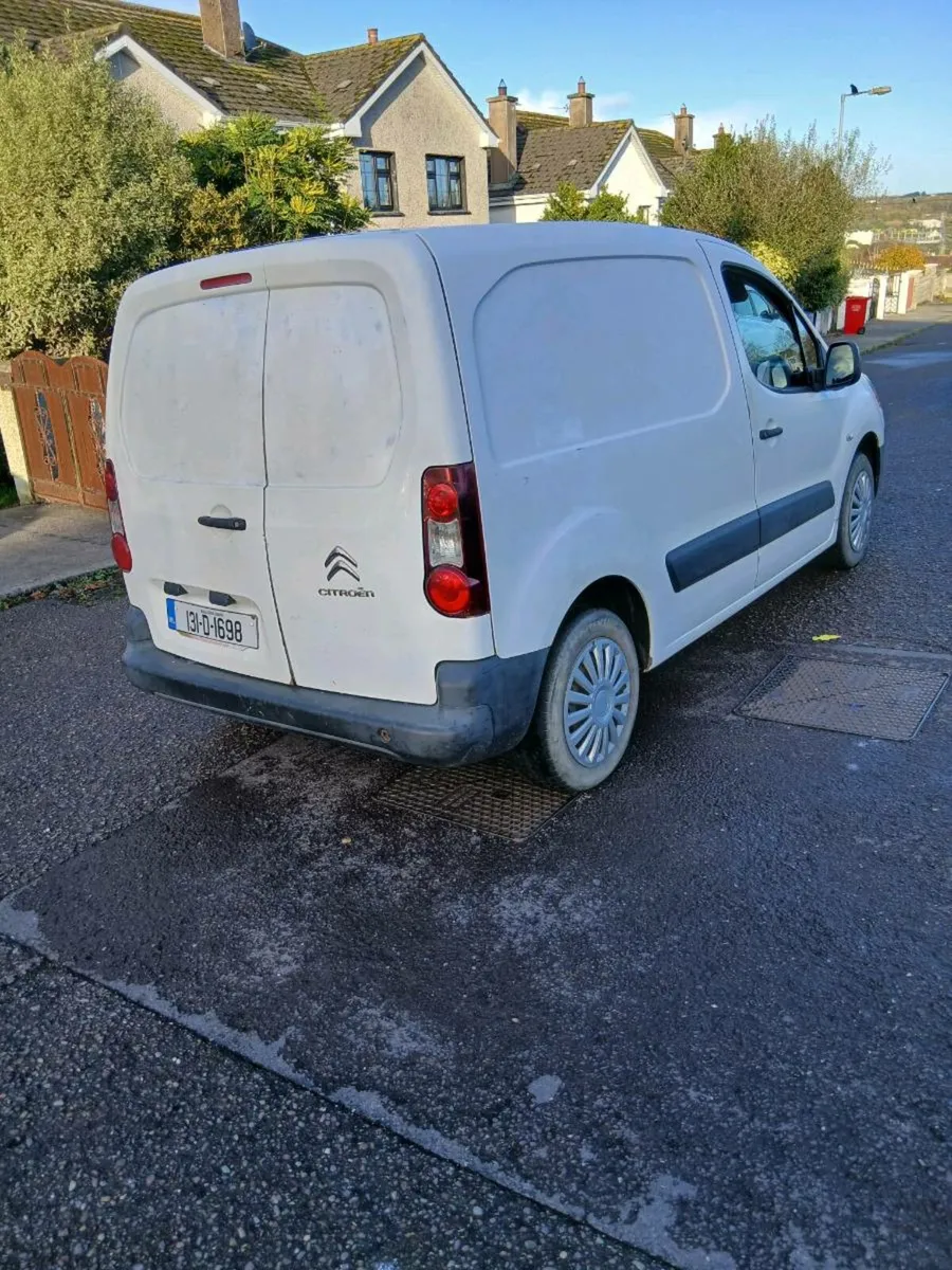 131 berlingo  3 seater  new cvrt  10/26 - Image 4