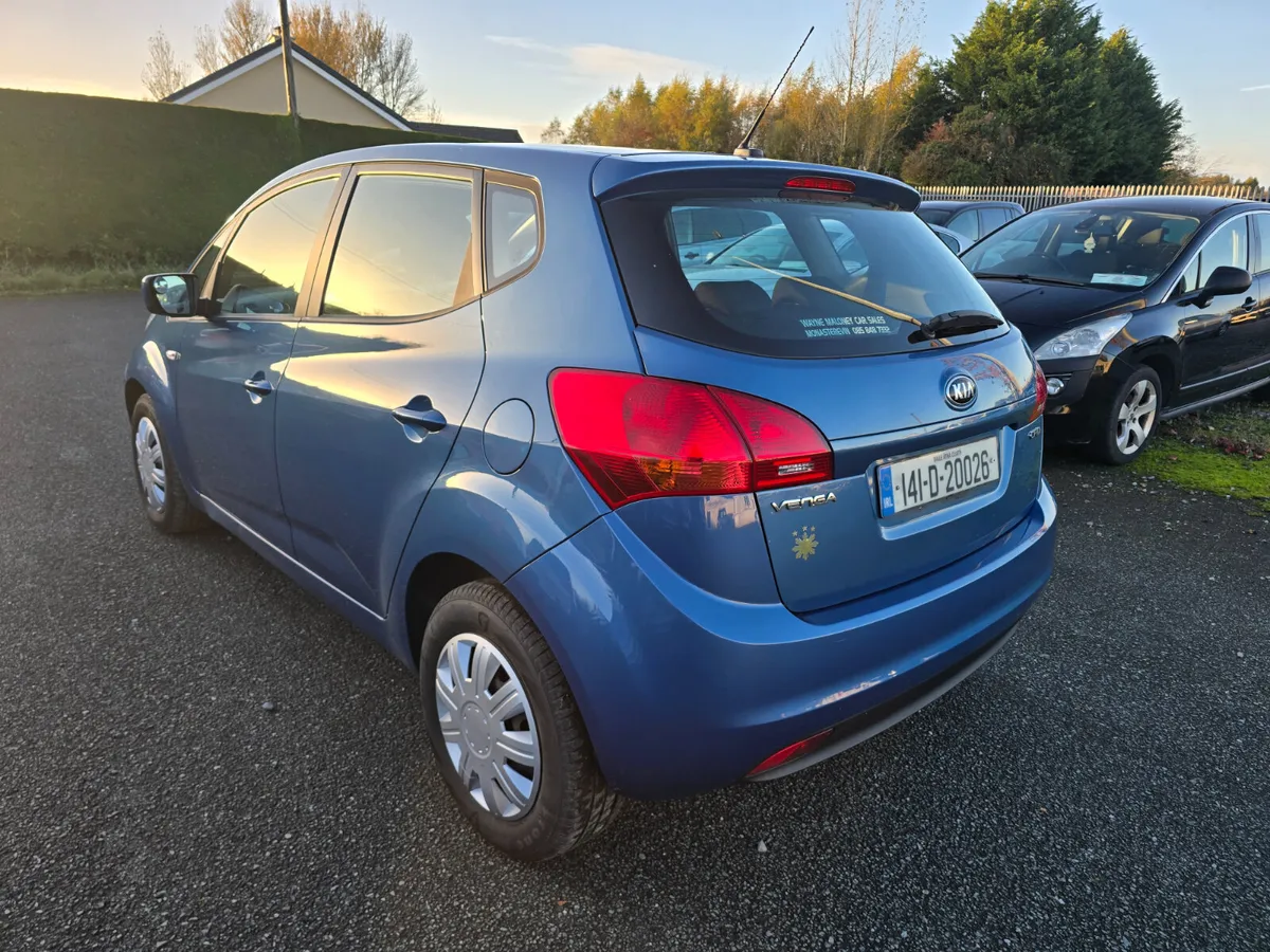 141 Kia Venga 1.4 Crdi LX Low Miles - Image 2