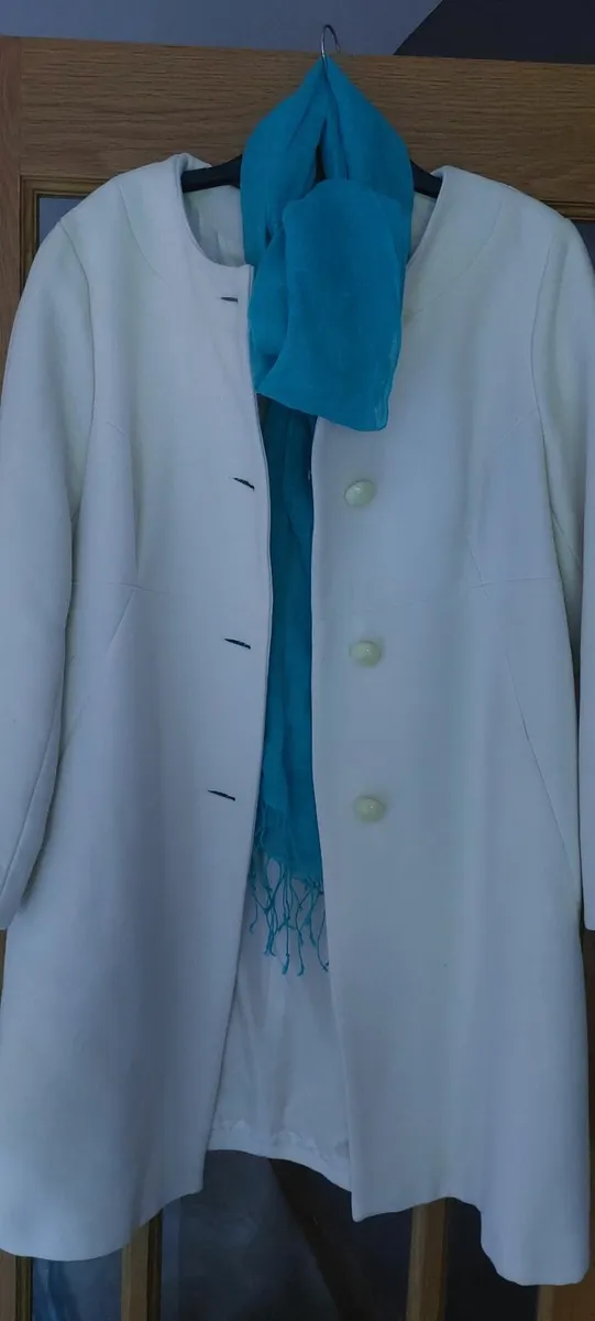Ladies White Dress-Coat size 20 - Image 1