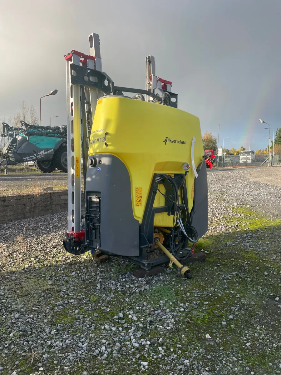 Kvernland sprayer - Image 1