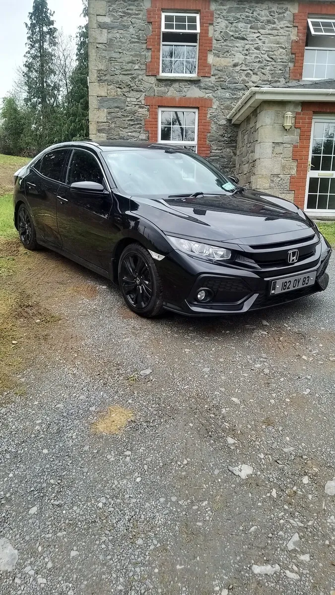 Honda Civic 2018 - Image 2