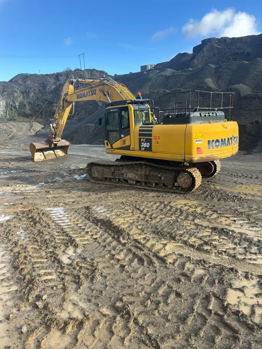 2015 Komatsu PC360 - Image 1