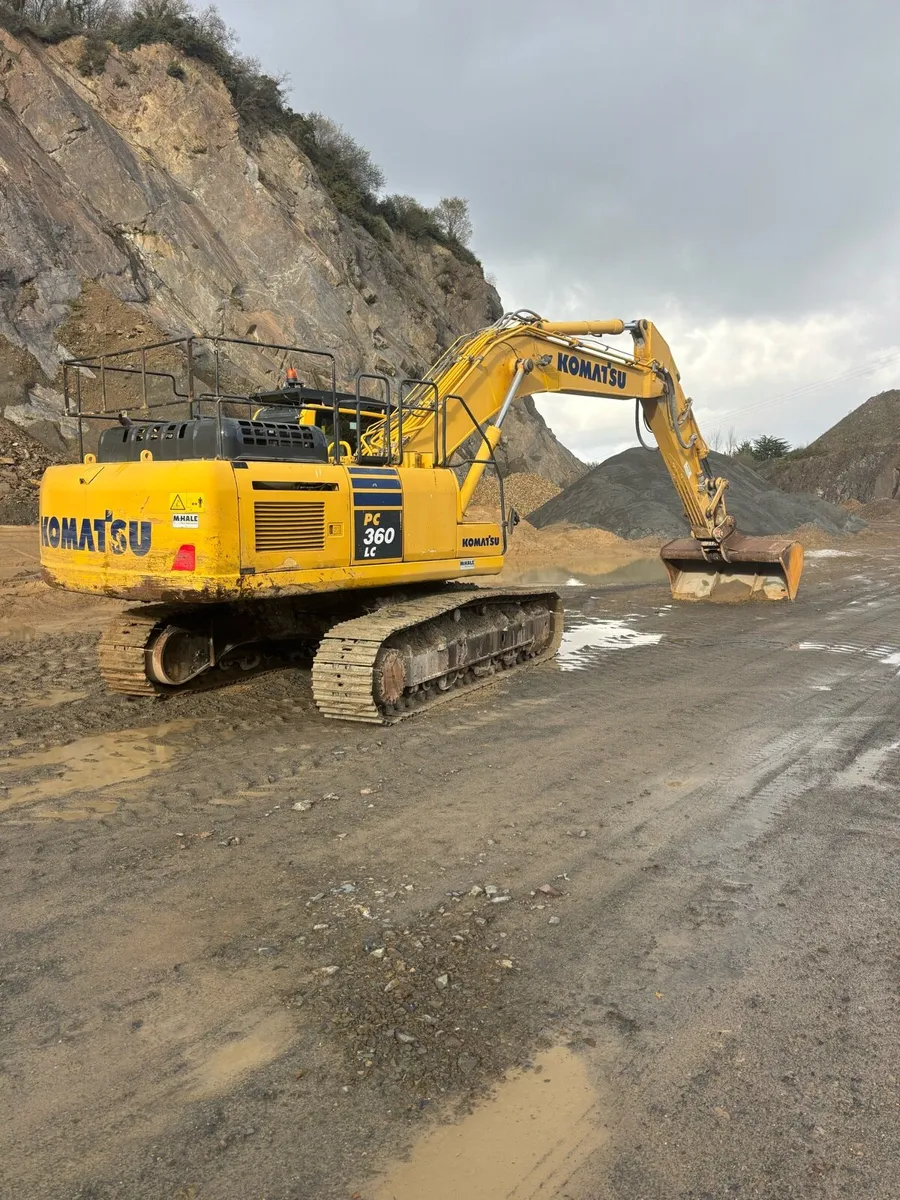 2015 Komatsu PC360 - Image 2