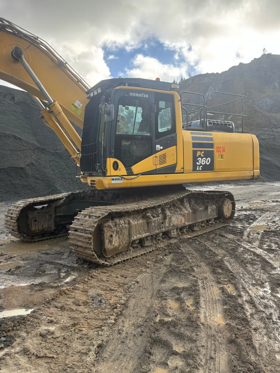 2015 Komatsu PC360 - Image 3