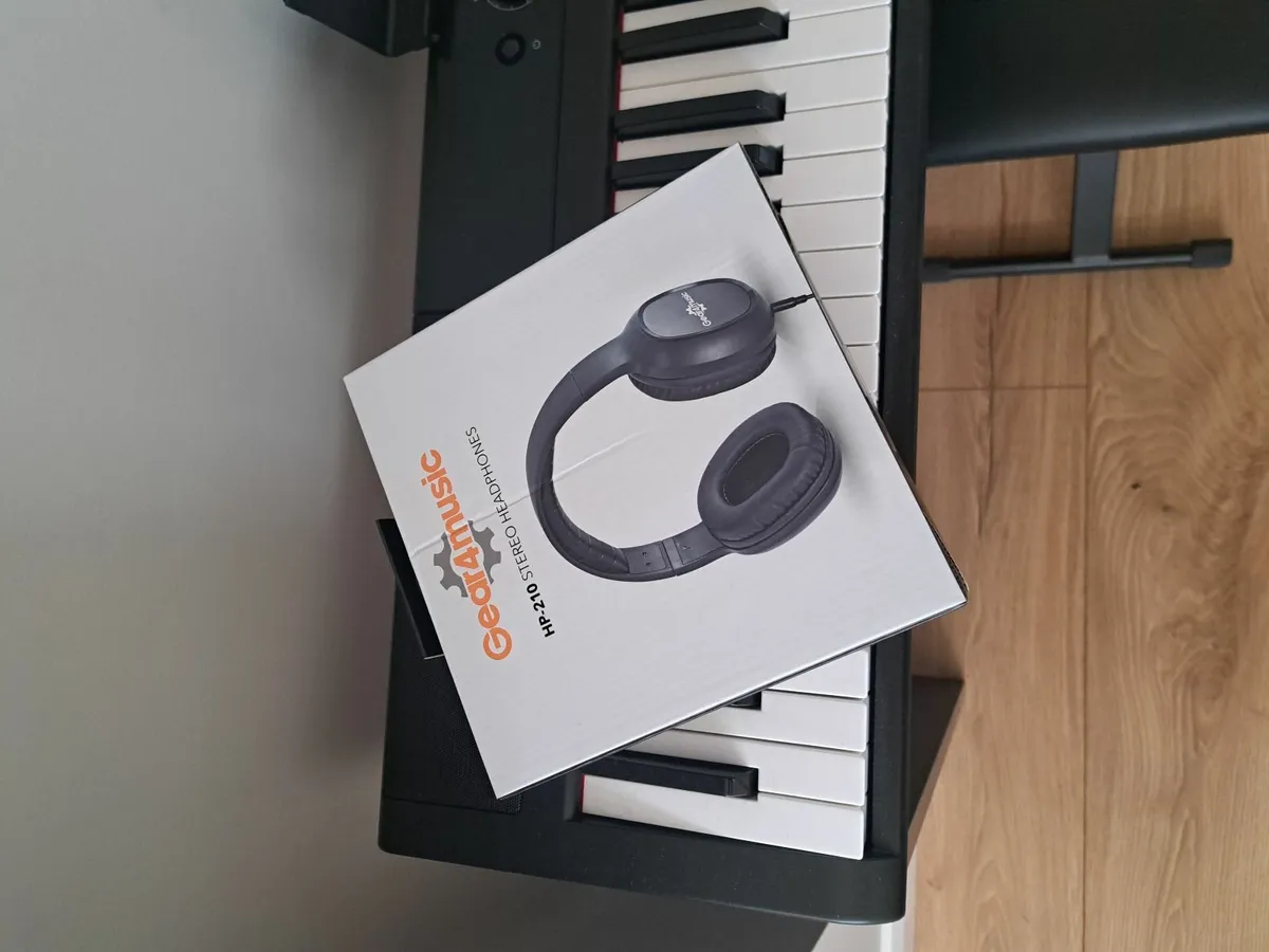 Brand New Gear4music SDP-2 Digital Piano Bundle - Image 4