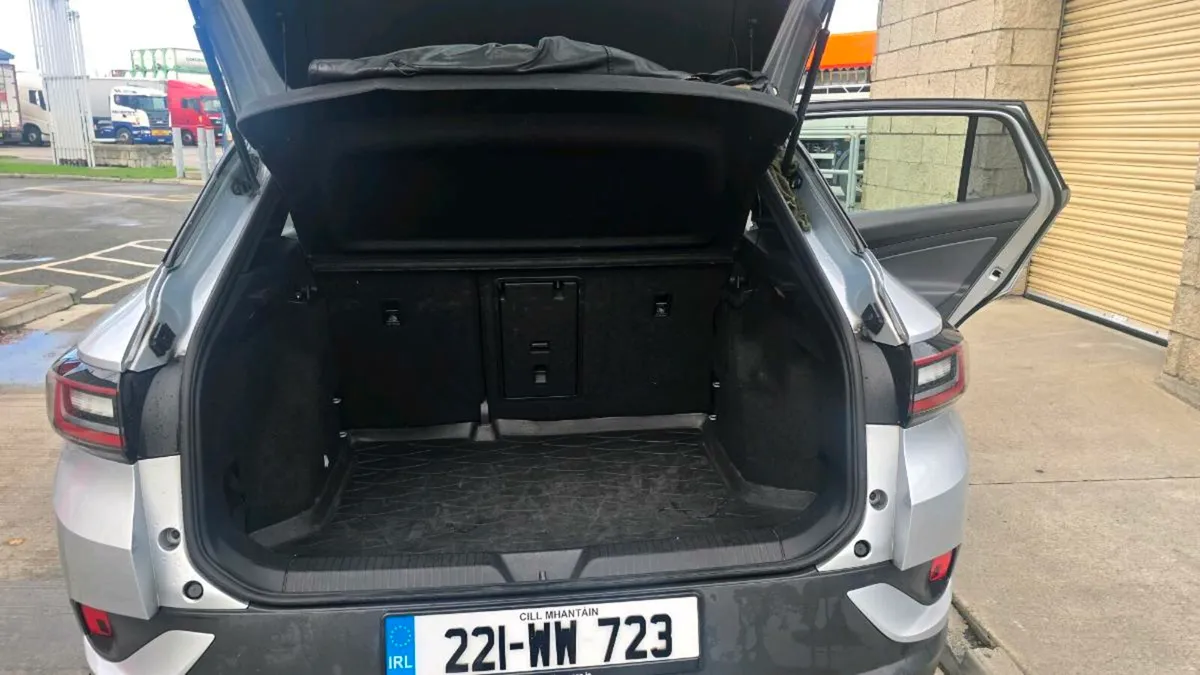 Volkswagen ID.4 - Image 2