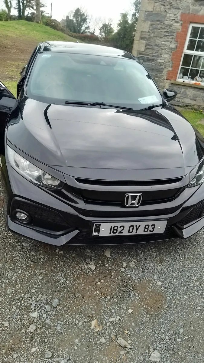 Honda Civic 2018 - Image 3