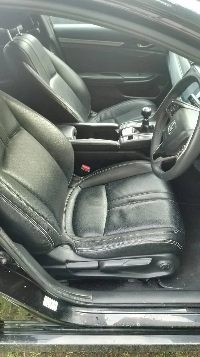 Honda Civic 2018 - Image 4