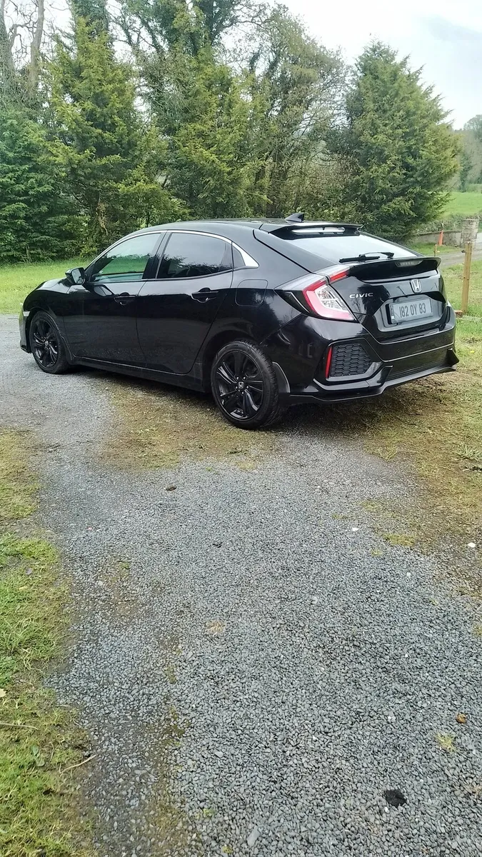 Honda Civic 2018 - Image 1