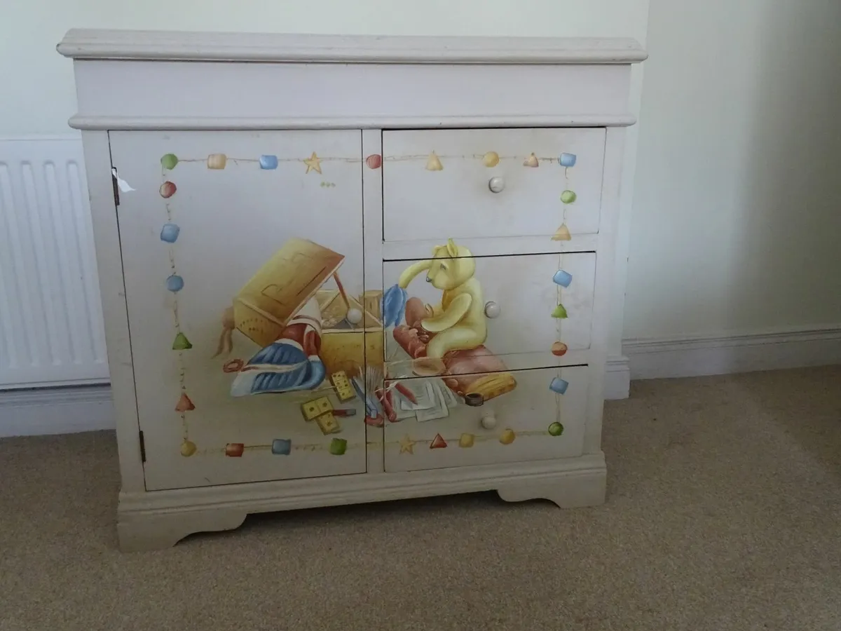Child's chest of drawers - Image 1