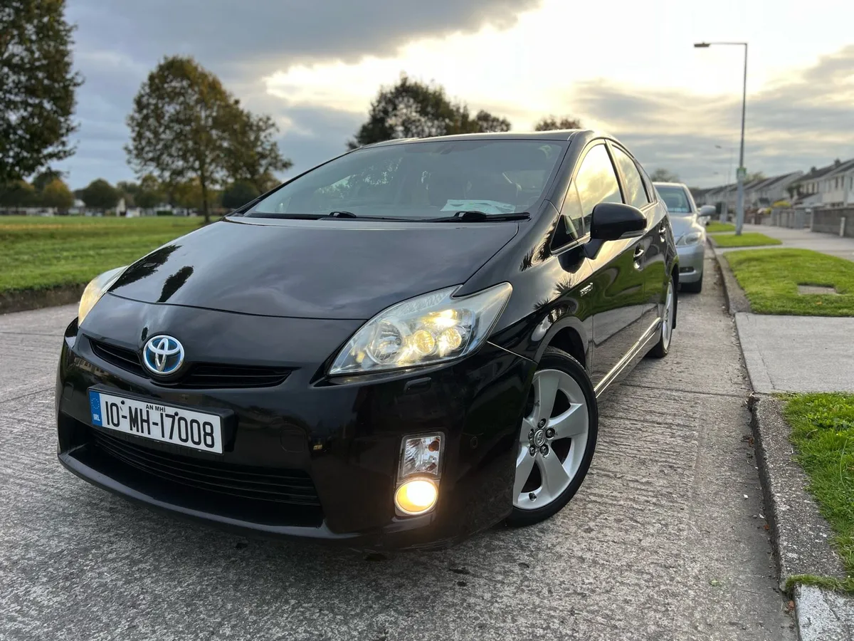 Toyota Prius 1.8 hybrid (NEW NCT) - Image 2