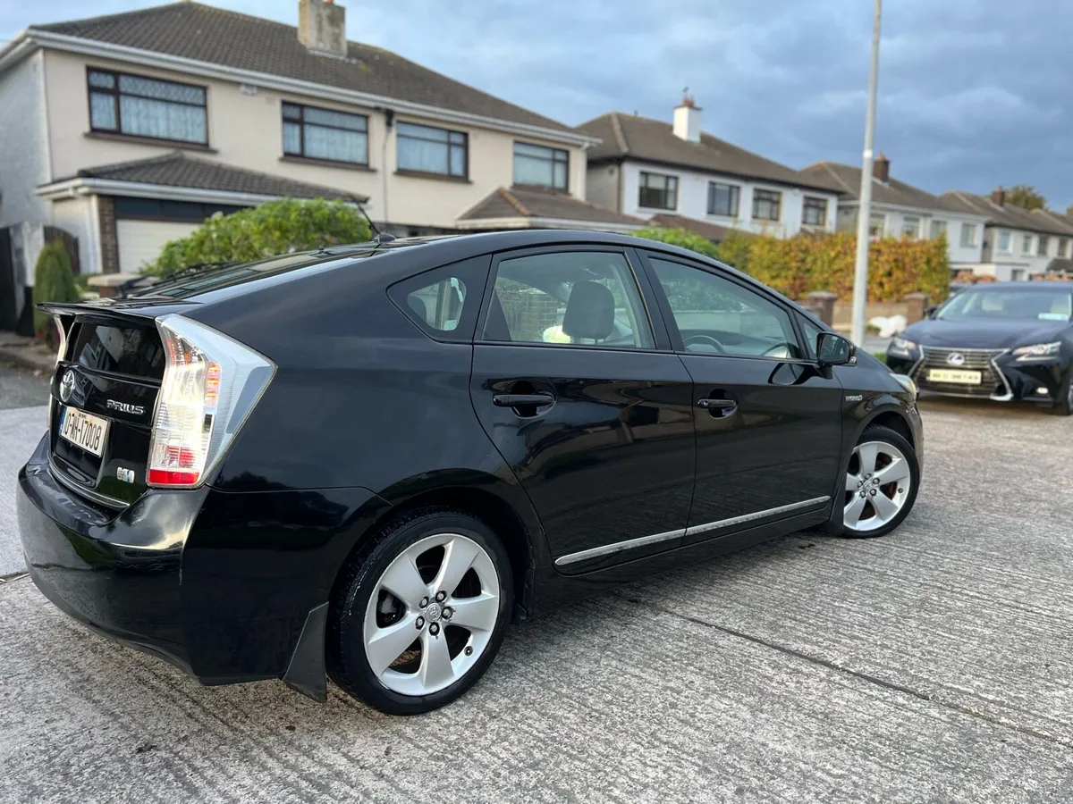 Toyota Prius 1.8 hybrid (NEW NCT) - Image 3