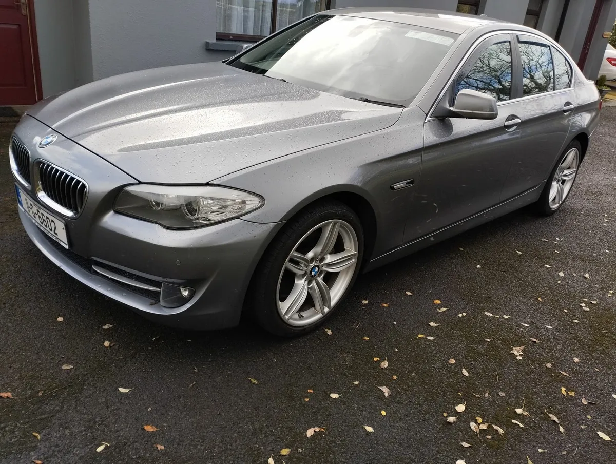 BMW 5-Series 2011 - Image 1