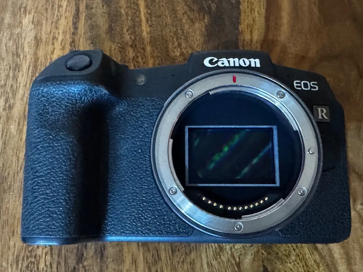 Canon RP Mirrorless Camera - Image 4