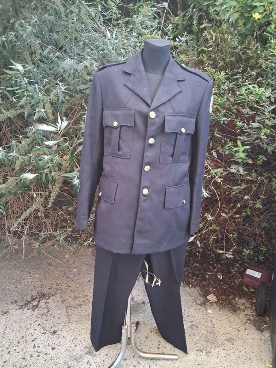 1985 Irish Civil Defense Dress Uniform (Mint Condition) - Image 2