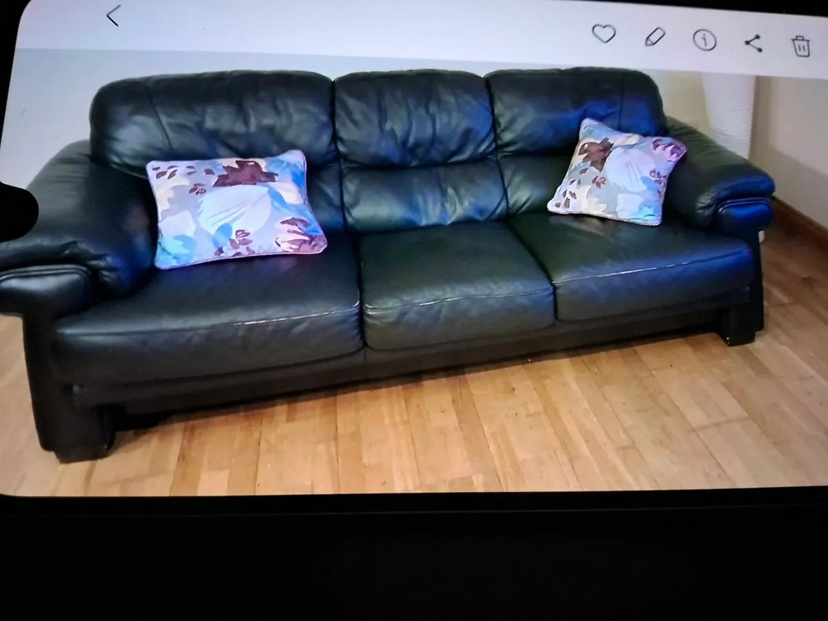 Sofa for sale - Image 4