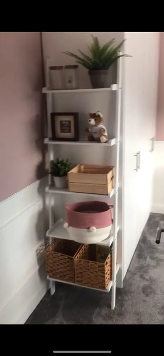 Ladder Shelf - Image 1