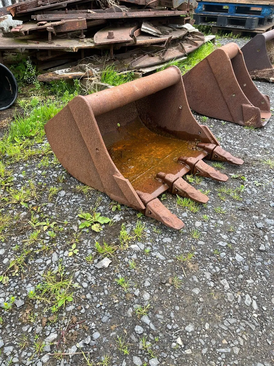 2ft Digging bucket  hitch made to size - Image 1