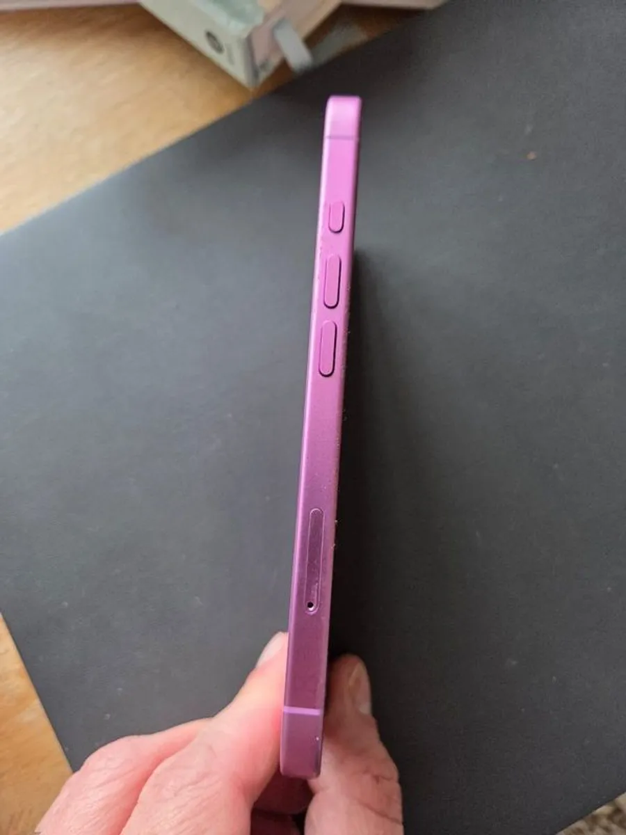 Iphone 16 - Image 2