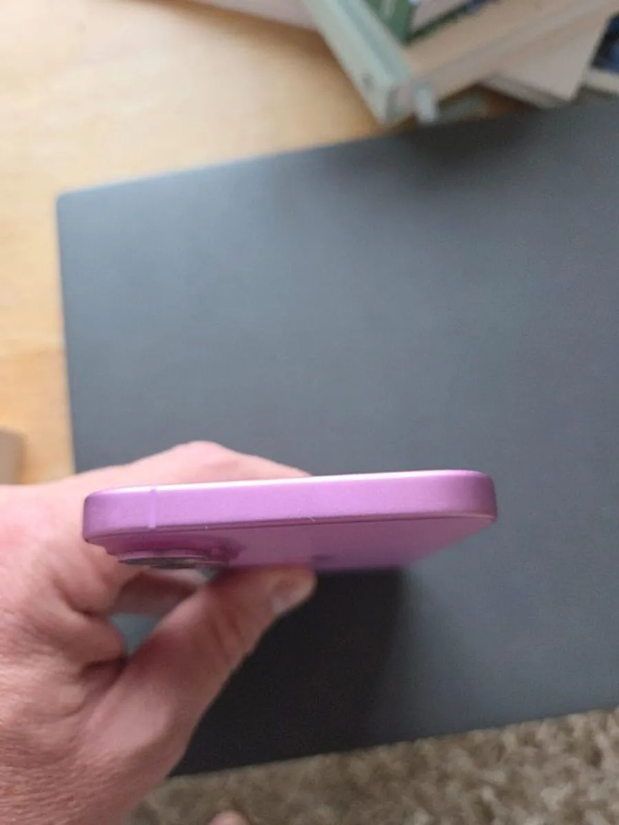Iphone 16 - Image 3