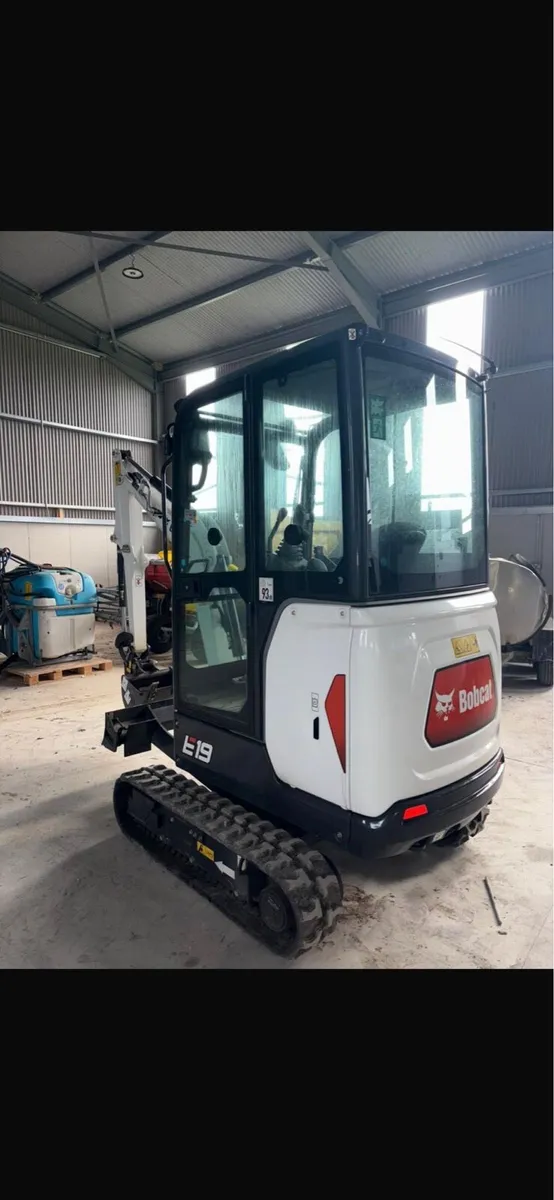**NEW** 2 Tonne Bobcat Mini Digger - Image 4