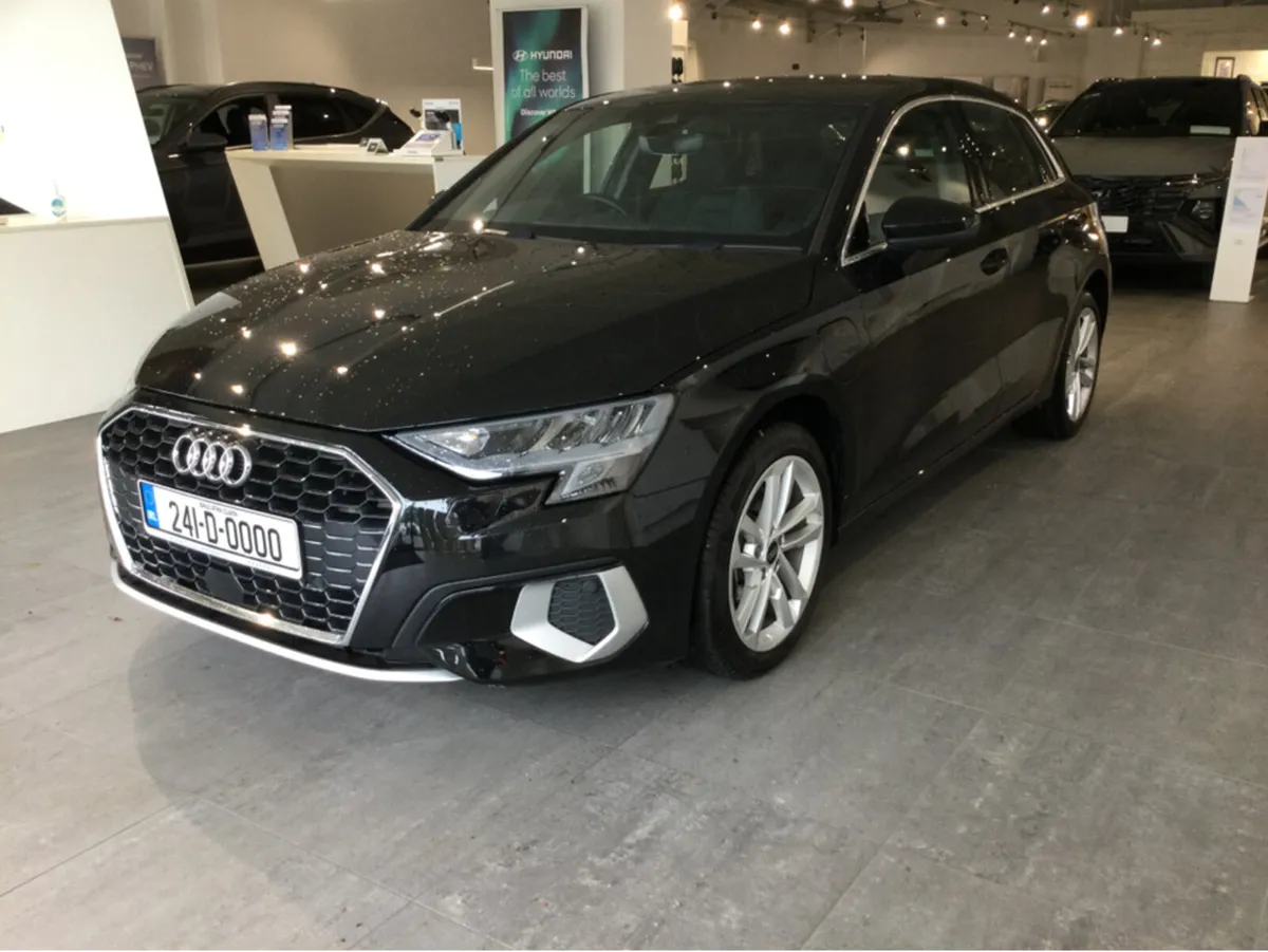 Audi A3 SPORT 40 TFSI E ** PLUG IN HYBRID ** - Image 3