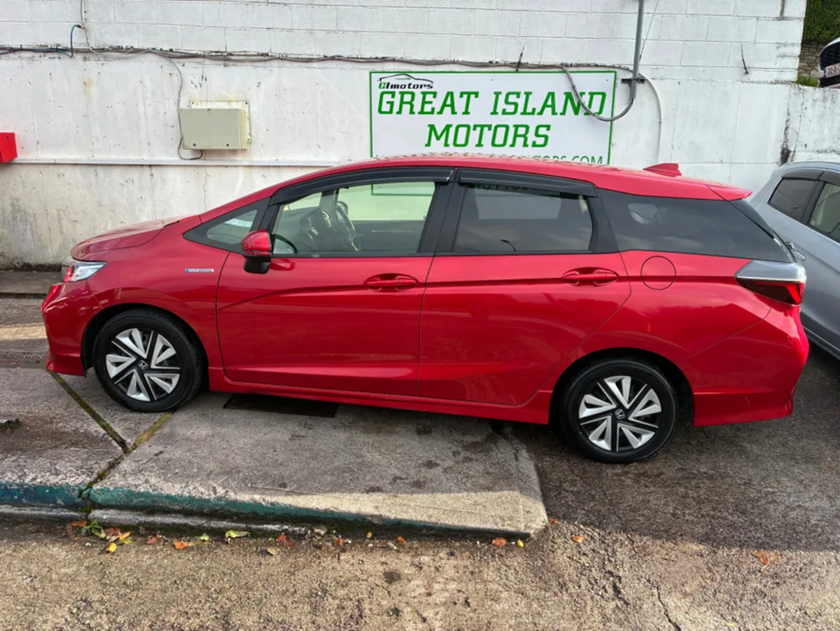 Honda Shuttle 1.5 petrol hybrid automatic - Image 3