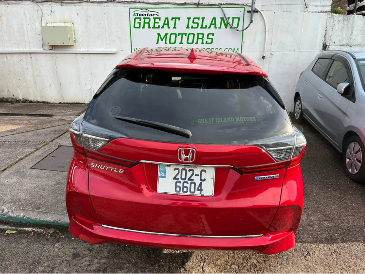 Honda Shuttle 1.5 petrol hybrid automatic - Image 4