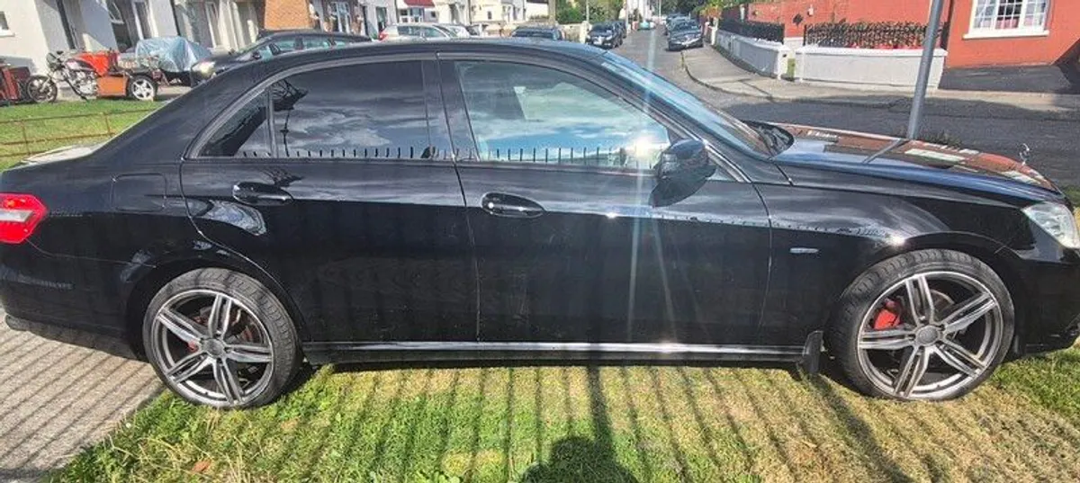 2011 Mercedes-benz E-class - Image 4