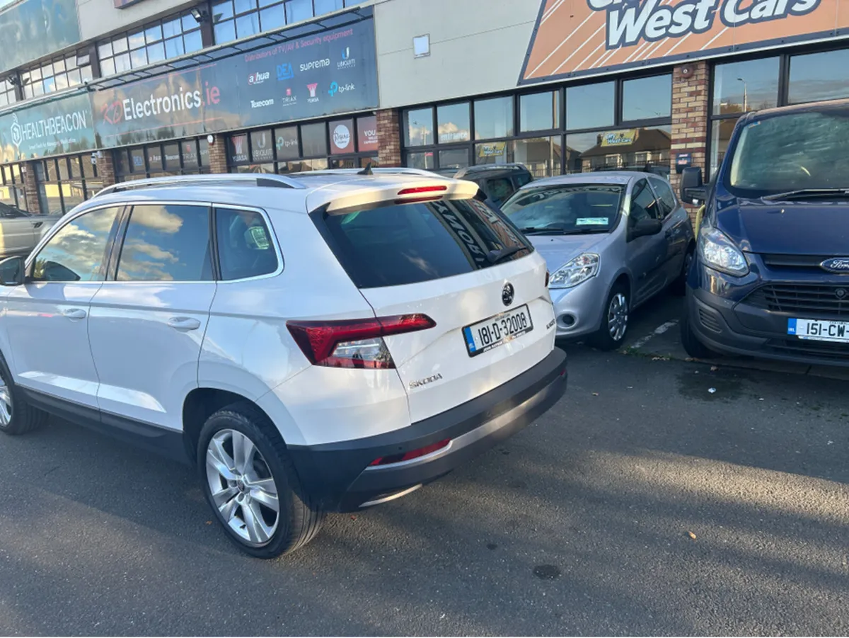 Skoda Karoq AUTO///ONLY68000KLMS///PANORAMIC ELECT - Image 2