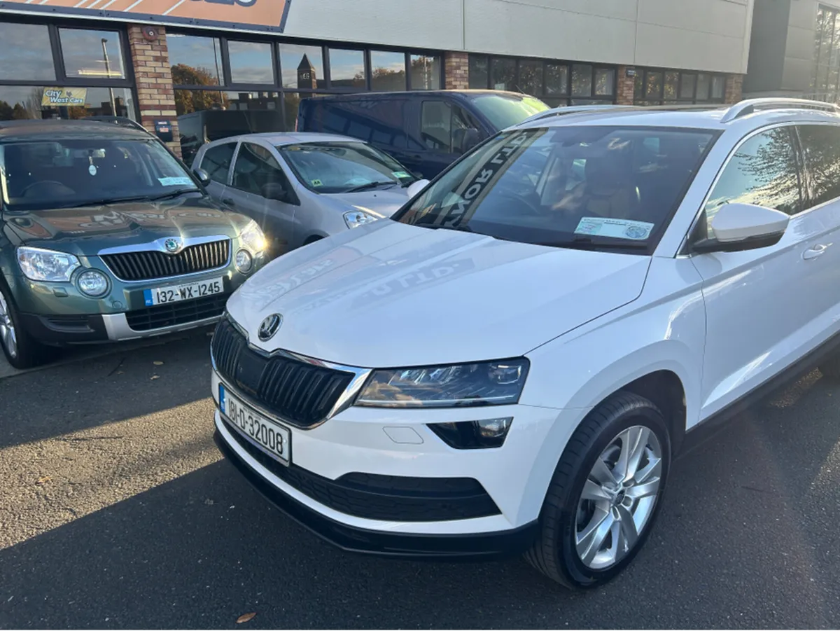 Skoda Karoq AUTO///ONLY68000KLMS///PANORAMIC ELECT - Image 3
