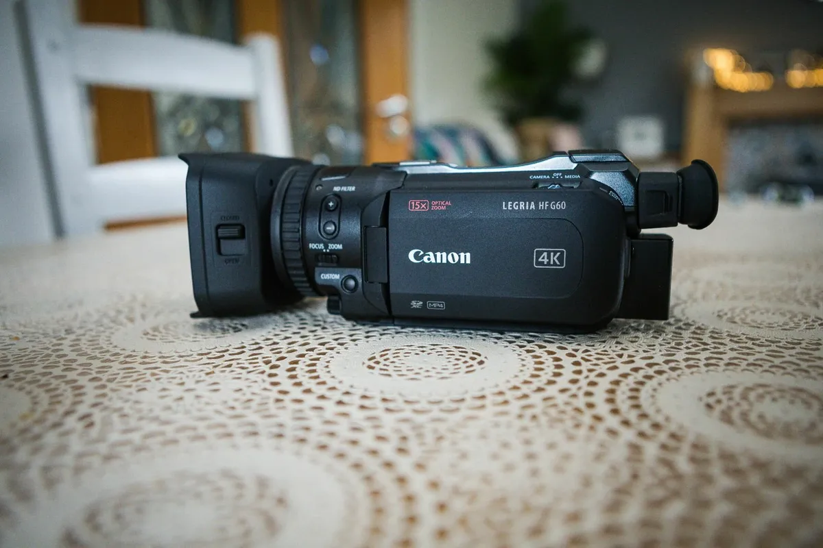 Canon LEGRIA HF G60 - Image 2