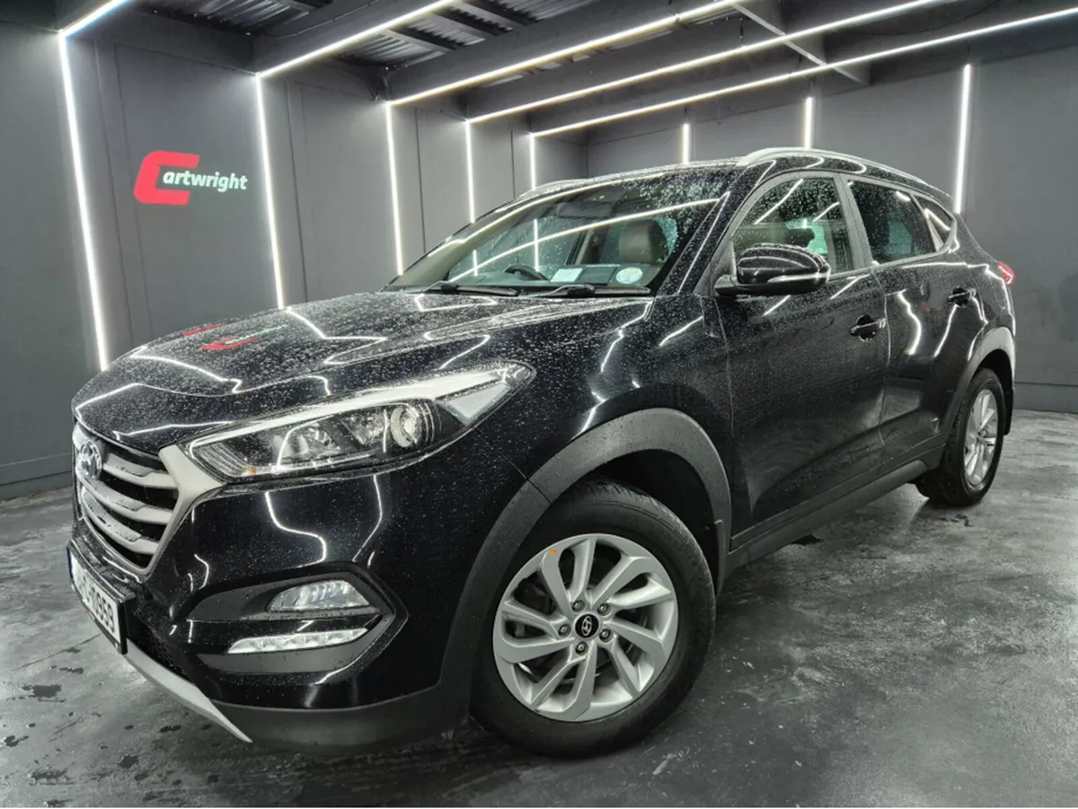 Hyundai Tucson IX35 EXECUTIVE 1.7 5DR - Image 1
