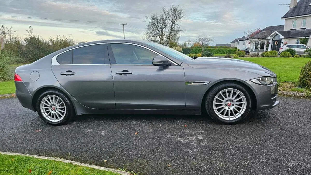 Jaguar XE Prestige Diesel Automatic - Image 4
