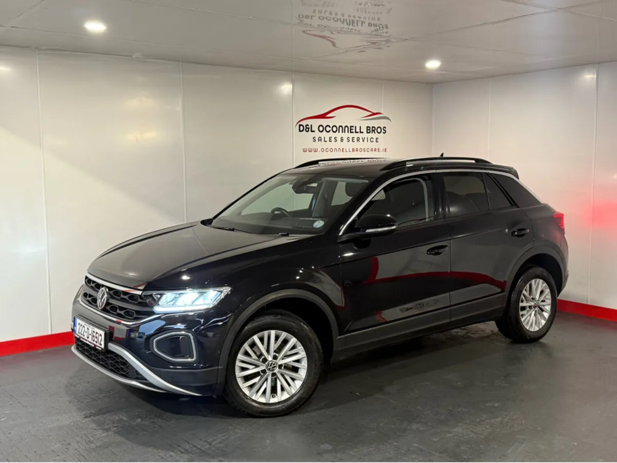 Volkswagen T-Roc LIFE 1.0 TSI MANUAL 6SPEED FWD 11 - Image 2
