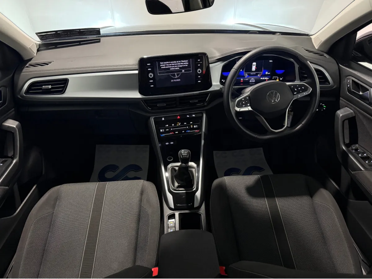 Volkswagen T-Roc LIFE 1.0 TSI MANUAL 6SPEED FWD 11 - Image 3