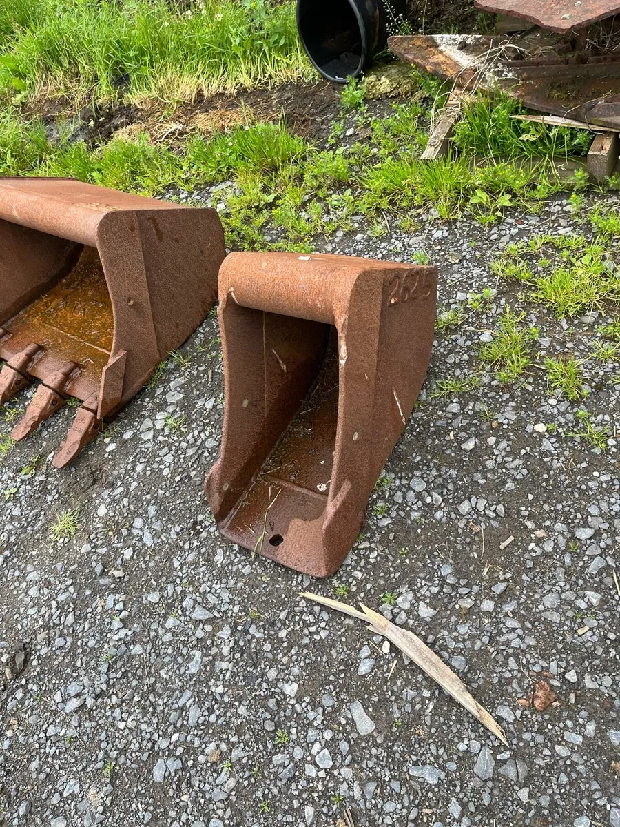 10 inch trench bucket hitch made to size - Image 2