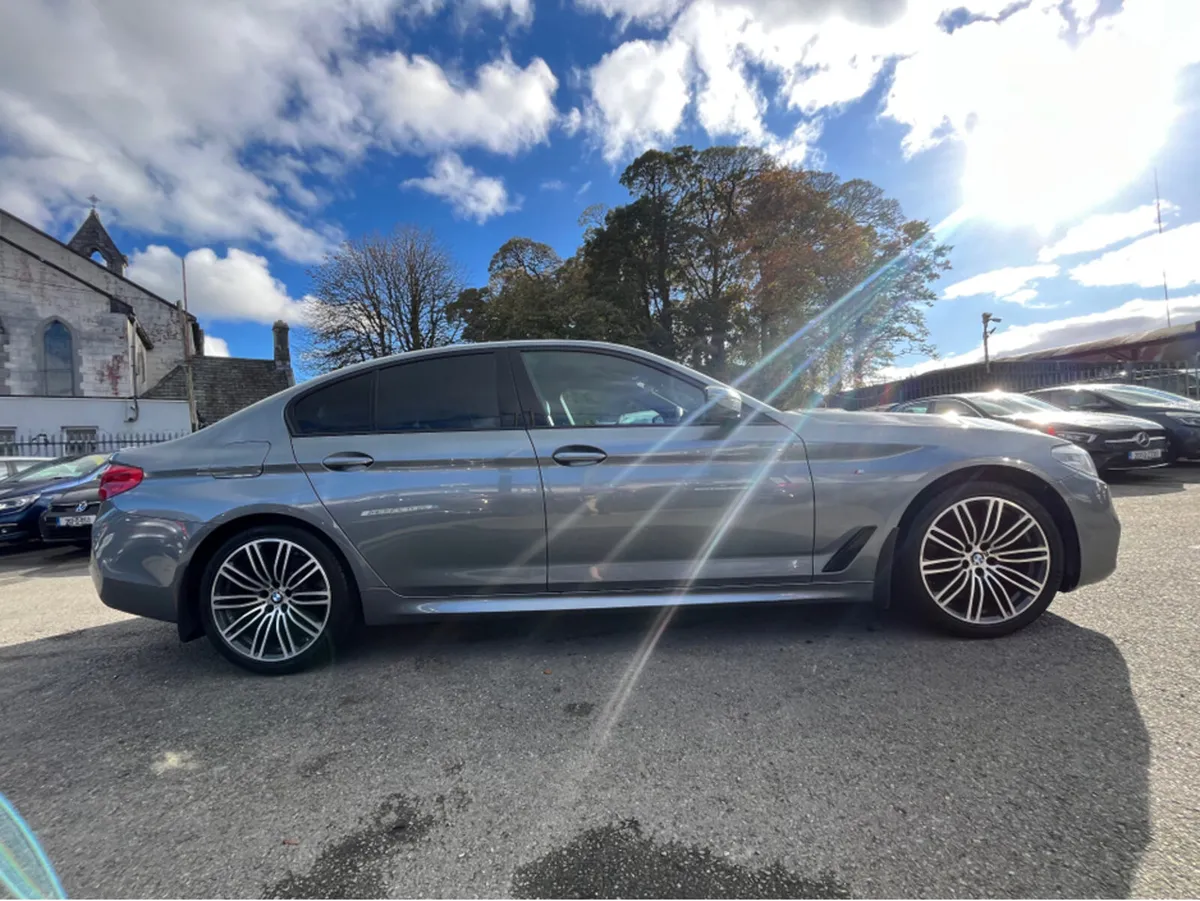 BMW 5-Series 2.0d M SPORT - Image 3