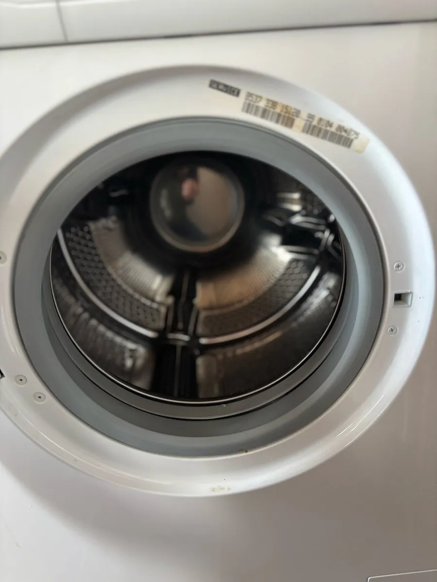 Washer/dryer - Image 2