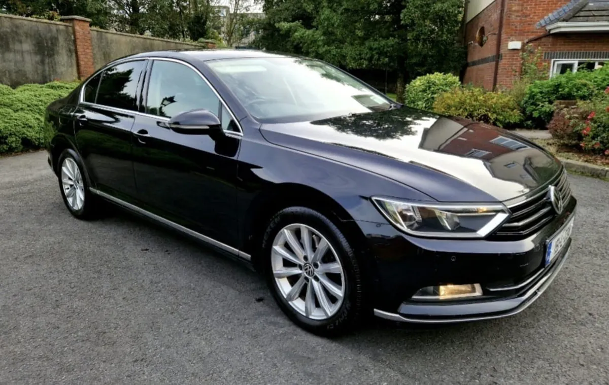 2015 Volkswagen Passat Automatic - Image 2
