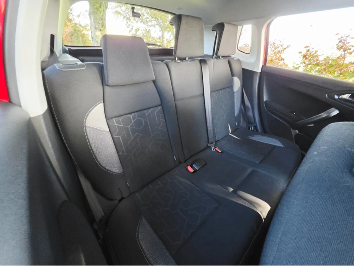 Peugeot 2008 ACTIVE 1.6 BLUE HDI 75 4DR - Image 4