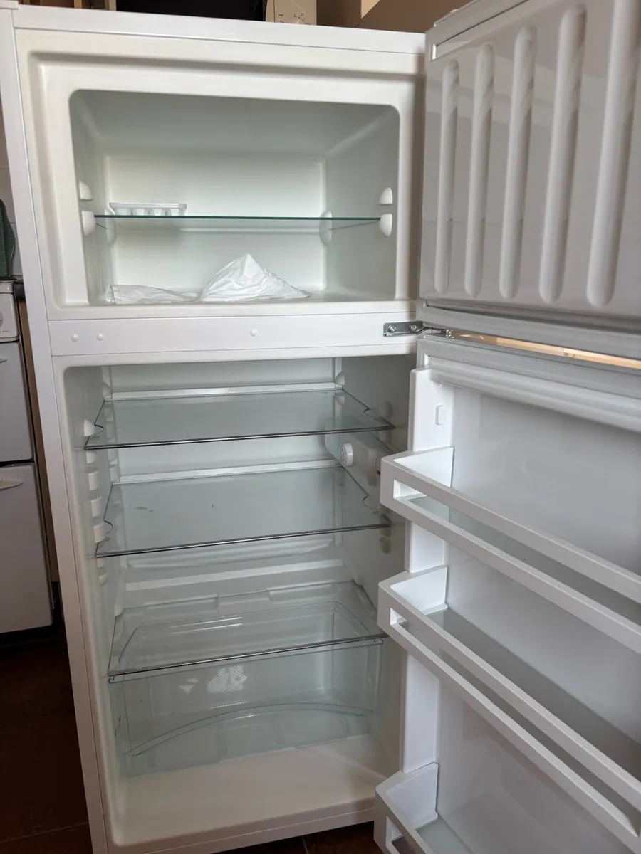 Fridge freezer - Image 2
