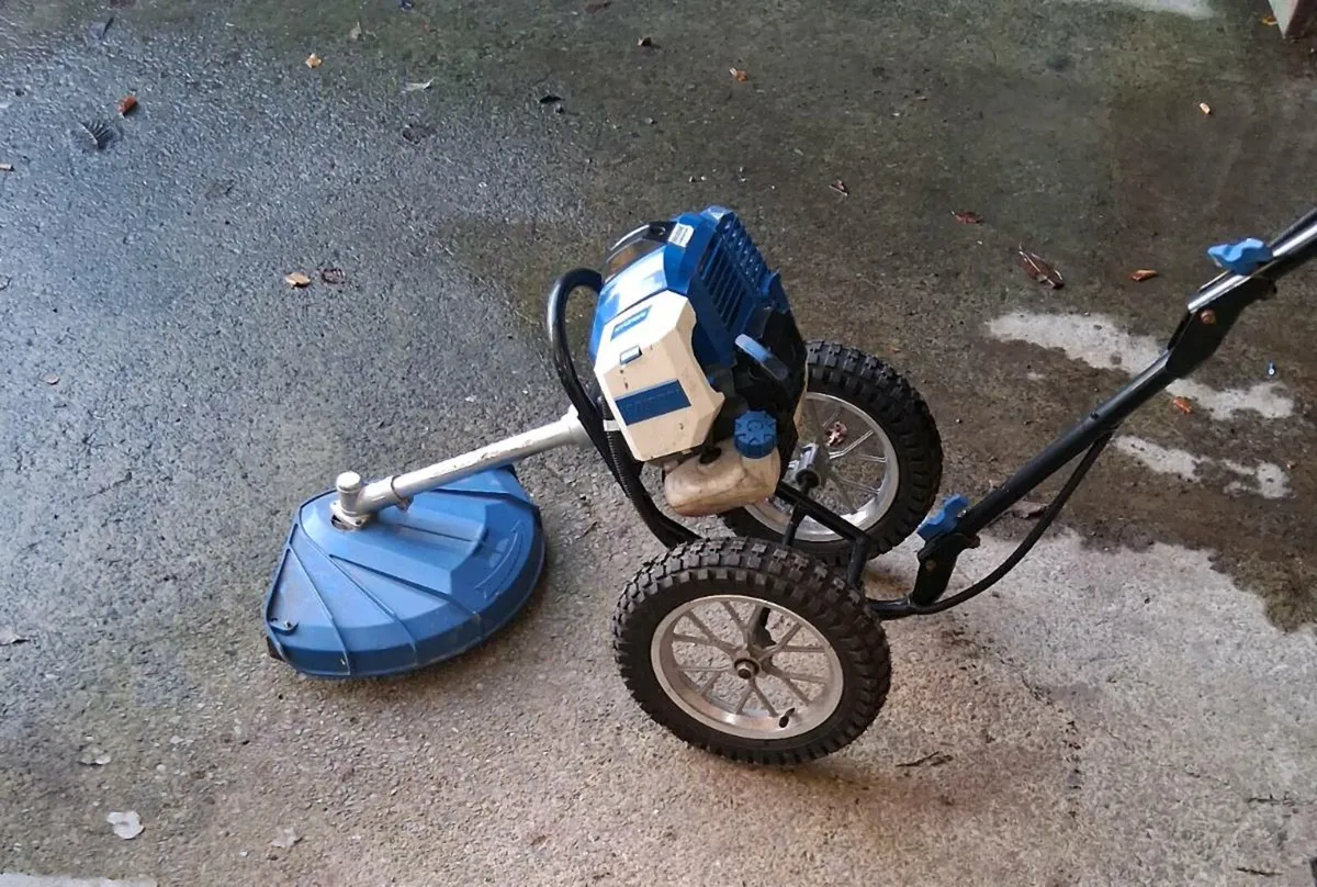 Grass Strimmer