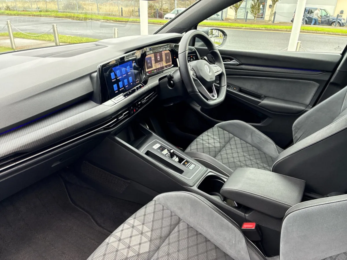 Volkswagen Golf 1.4 TSI R-Line AUTO - Image 3