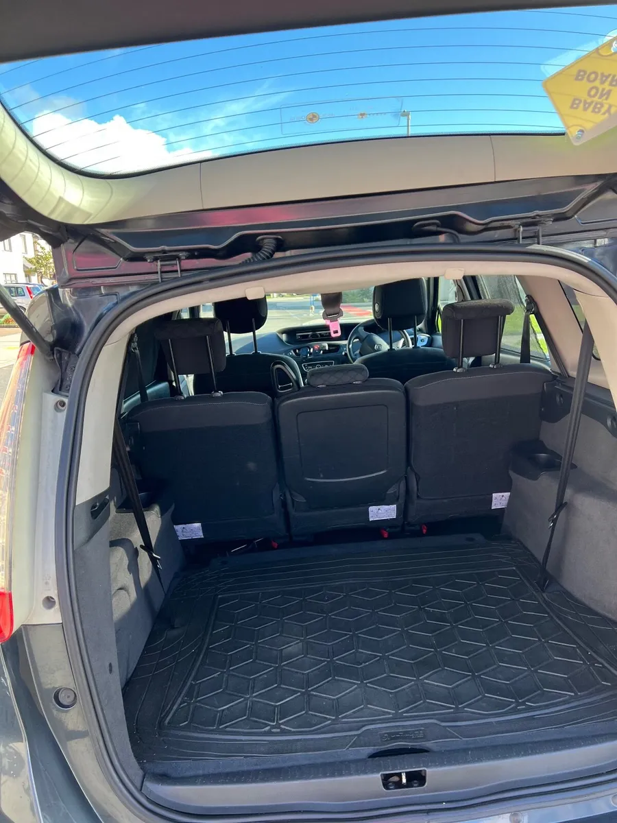 Renault Grand Scenic 2010 - Image 2