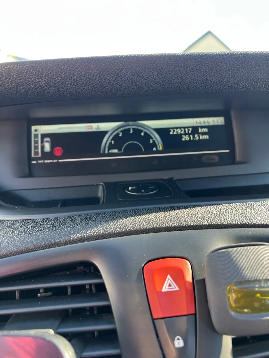 Renault Grand Scenic 2010 - Image 3
