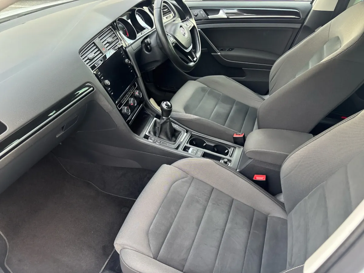 Volkswagen Golf 1.6 TDI GT BLUEMOTION 115PS 5DR - Image 3