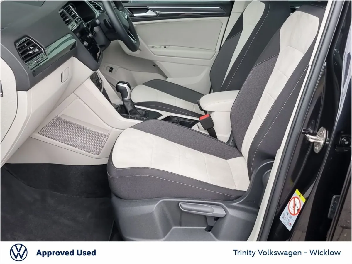 Volkswagen Tiguan 6700 KMS Elegance DSG Automatic - Image 4